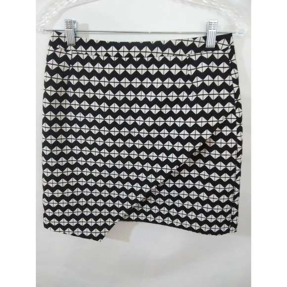 H&M Black White Asymmetrical Career Work Skirt 8 - Picture 2 of 6